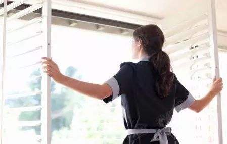 開(kāi)門(mén)窗通風(fēng)