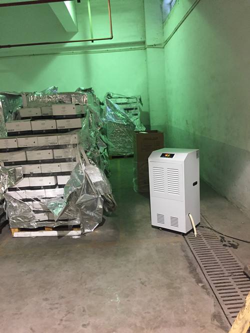 地下倉庫除濕機