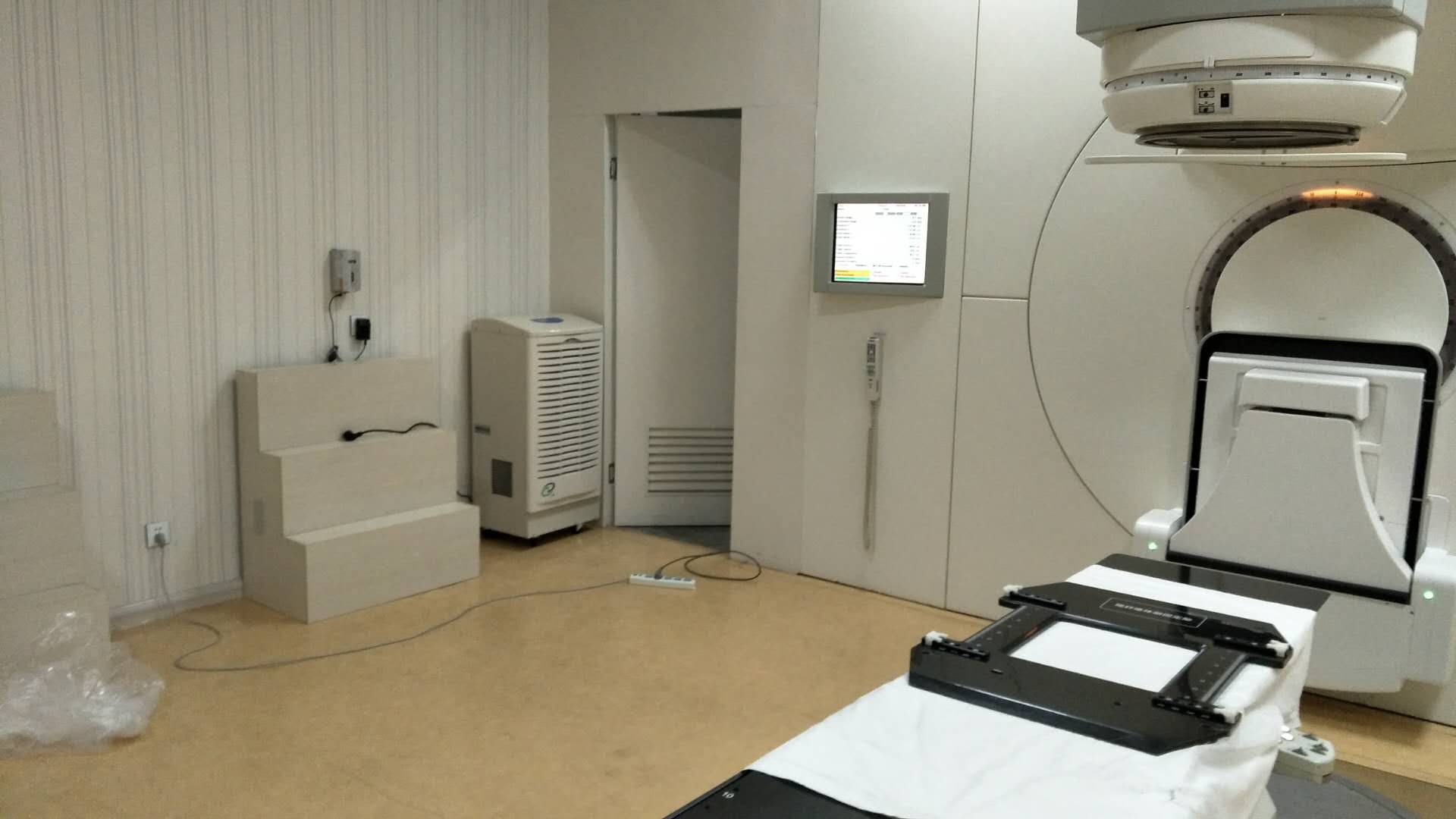 醫(yī)院機(jī)房除濕機(jī)